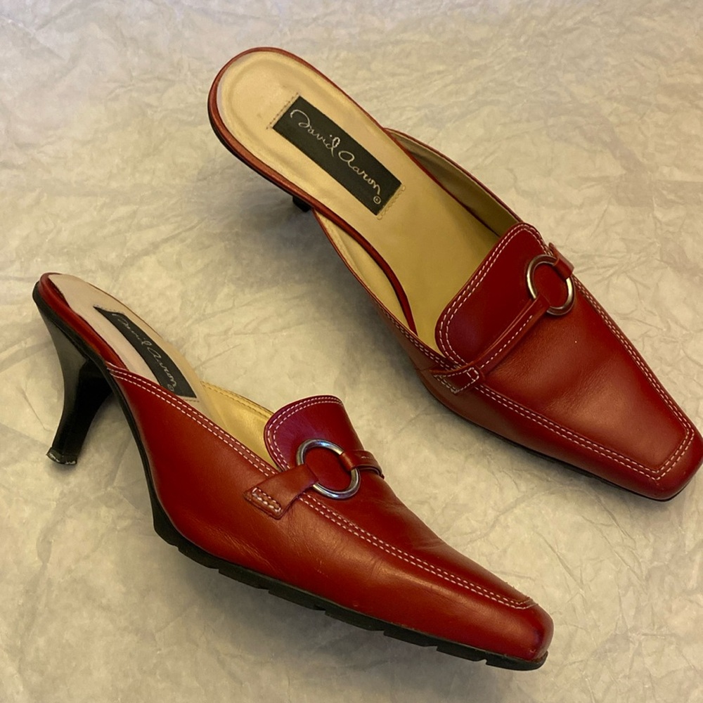 DAVID AARON Women’s Red Leather Heeled Mules Slide Shoes Size 6 1/2.